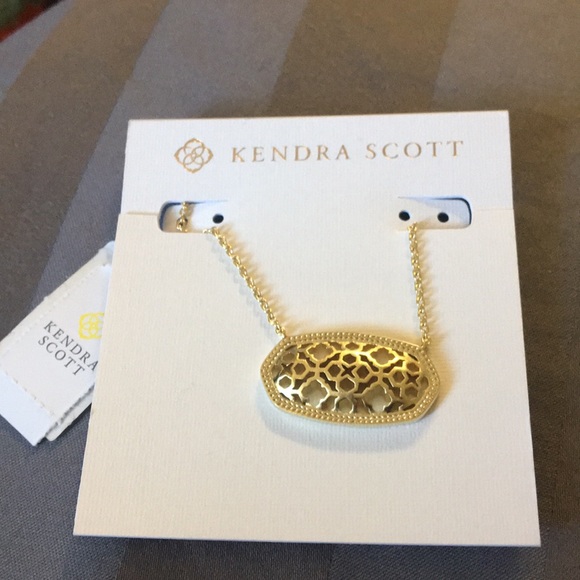 Kendra Scott Dollie Pendant Necklace in Gold NWT - Picture 5 of 6